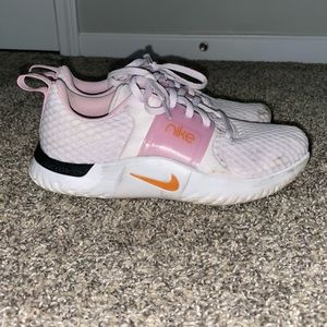 Nike Renew In-Season TR 10 Ladies Training Trainers US 6 EUR 36.5 Light Pink